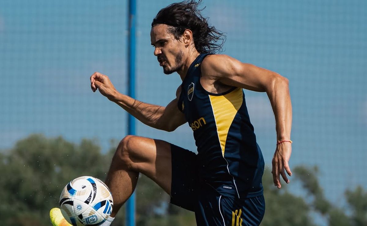 Edinson Cavani entren&oacute; a la par de sus compa&ntilde;eros, pero no ser&aacute; tenido en cuenta para el partido con V&eacute;lez.