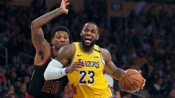 Los Lakers sumaron el noveno triunfo seguido y siguen punteros en el Oeste
