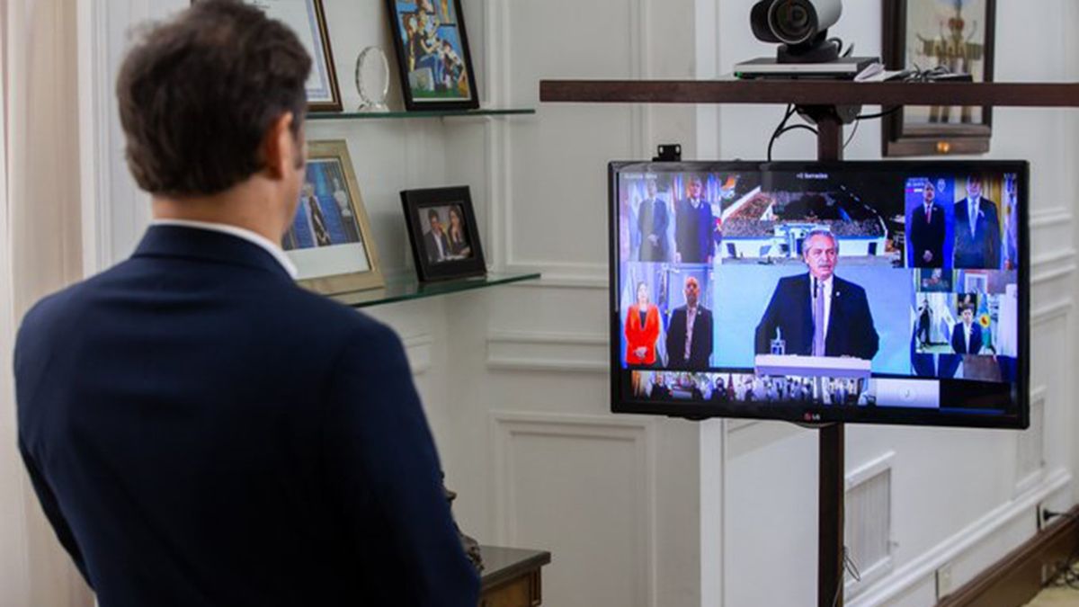 Axel Kicillof no fue candidato a gobernador por decisión de las fuerzas políticas bonaerenses, sino elegido por el dedo solitario de Cristina Kirchner.