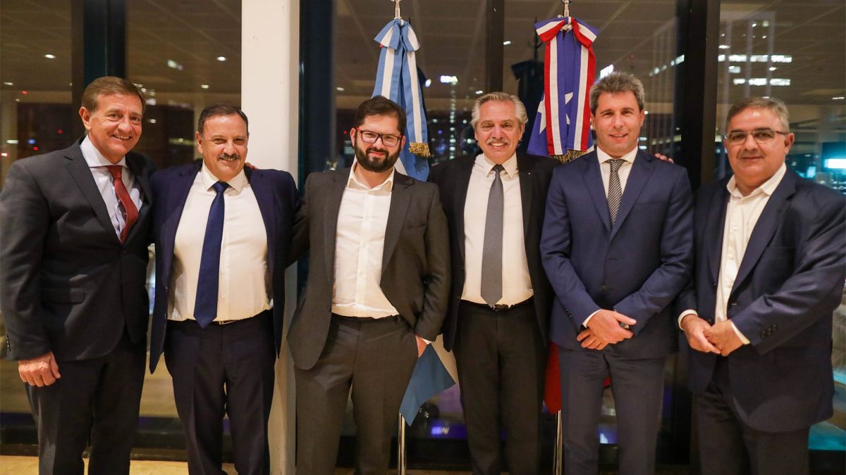 Rodolfo Suarez estuvo con Boric en el CCK y planea una visita a Chile para profundizar la estrategia comercial