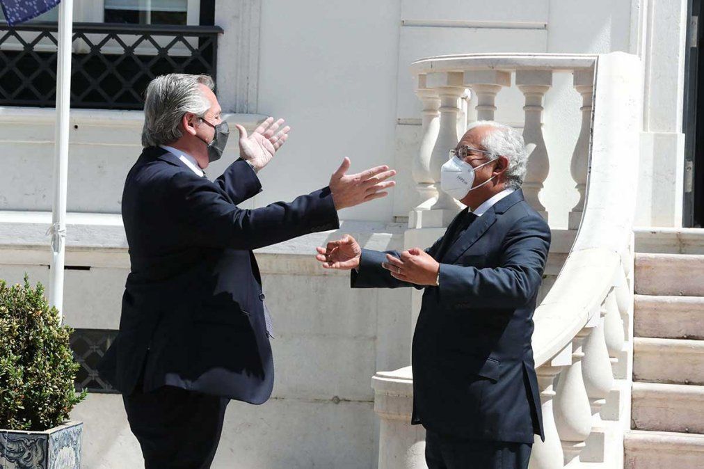 Alberto Fernández se reunió en España y Portugal con altos funcionarios, y recibió apoyo para su negociación con el FMI. En la imagen con el primer ministro portugués, António Costa. Foto: Télam.