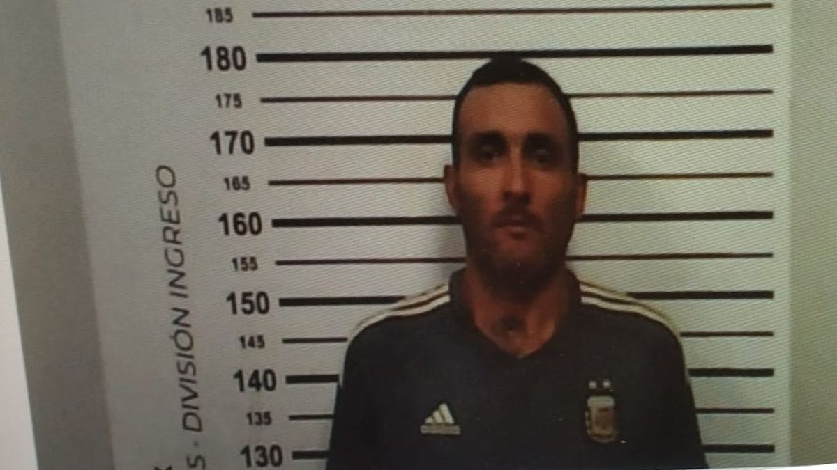 Enrique Acosta Vega y Víctor Bravo Morón estaban presos en la Alcaidía de Tunuyán y escaparon este jueves. Enrique Acosta Vega y Víctor Bravo Morón estaban presos en la Alcaidía de Tunuyán y escaparon este jueves.