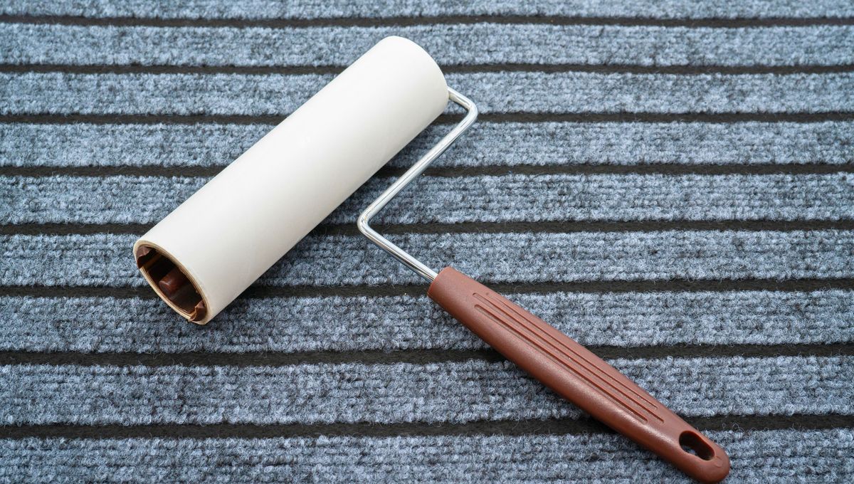 Puedes tener varios rollos y utilizarlos hasta que pierdan el pegamento. Puedes tener varios rollos y utilizarlos hasta que pierdan el pegamento. 