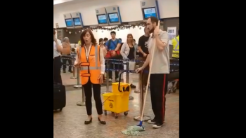 ¡Un lujo! El aeropuerto se disfrazó de auditorio
