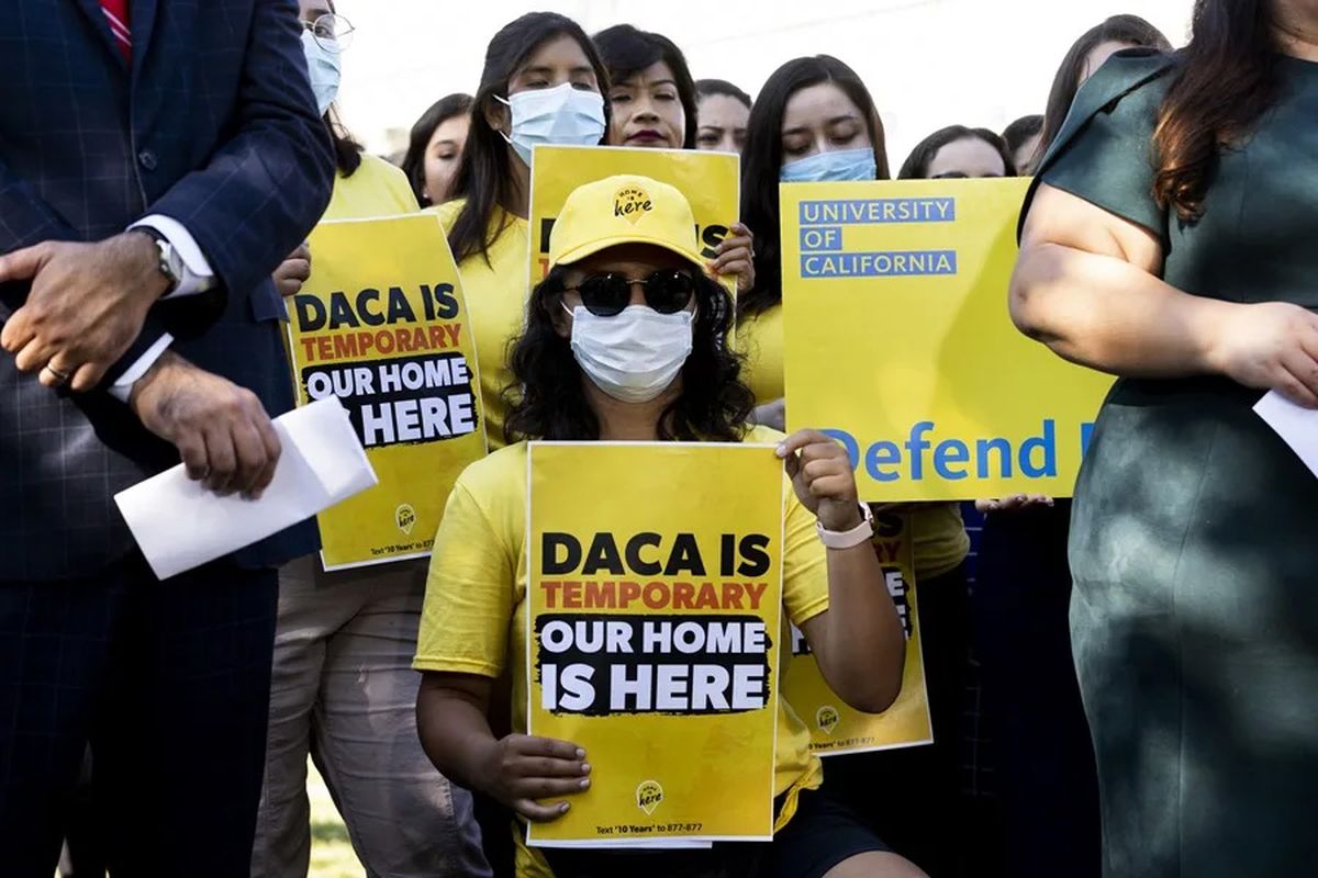 Inmigrantes y partidarios de DACA asisten a una conferencia de prensa celebrada en el Capitolio de Washington, en Estados Unidos (Archivo). Crédito: EFE/EPA/Michael Reynolds. Inmigrantes y partidarios de DACA asisten a una conferencia de prensa celebrada en el Capitolio de Washington, en Estados Unidos (Archivo). Crédito: EFE/EPA/Michael Reynolds.