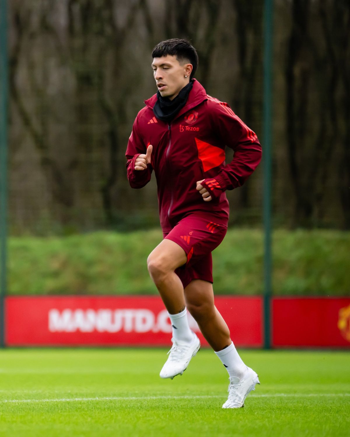 Lisandro Martínez, morocho, se recupera en el Manchester United Lisandro Martínez, morocho, se recupera en el Manchester United