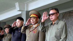 las locuras del dictador norcoreano y su padre muerto