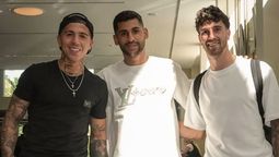 Enzo Fernández, Cuti Romero y Marcos Senesi fueron los primeros en sumarse a la concentración de la Selección argentina para los amistosos.&nbsp;
