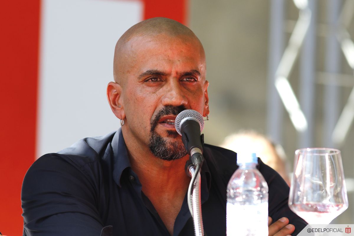 Verón descartó ir a un modelo de SAD.