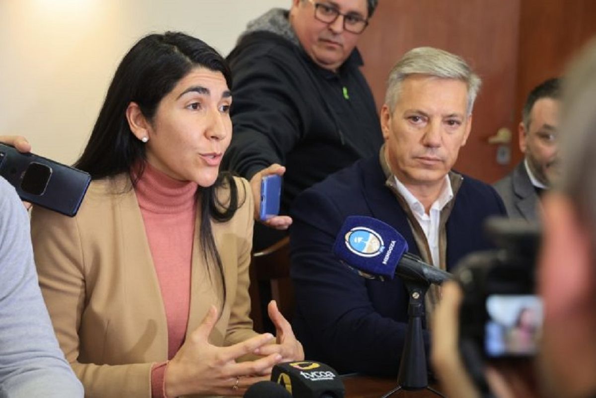 Emilce Vega Espinoza, subsecretaria de Empleo y Capacitación y el Intendente Alejandro Molero. Emilce Vega Espinoza, subsecretaria de Empleo y Capacitación y el Intendente Alejandro Molero.