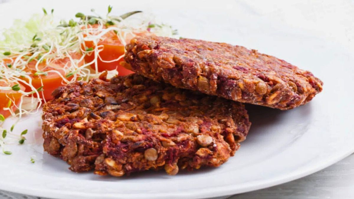 Las hamburguesas de lentejas son una receta perfecta para reemplazar las de carne.  Las hamburguesas de lentejas son una receta perfecta para reemplazar las de carne. 