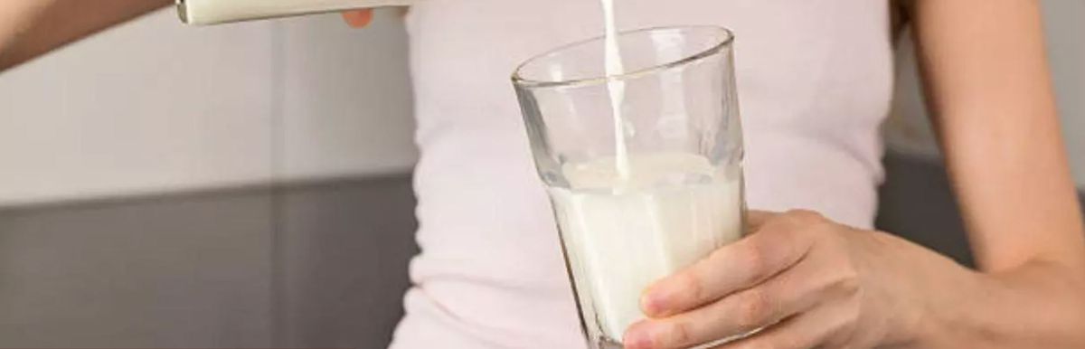 Beneficio de tomar leche antes de dormir. Beneficio de tomar leche antes de dormir.
