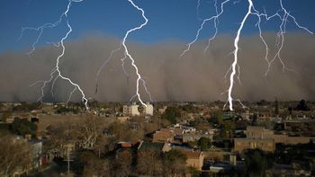 Tormenta y viento Zonda: qué día de la semana se esperan las fuertes ráfagas Tormenta y viento Zonda: qué día de la semana se esperan las fuertes ráfagas