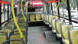 Un chofer sentía un olor horrendo y se sorprendió lo que dejó una pasajera en los asientos.