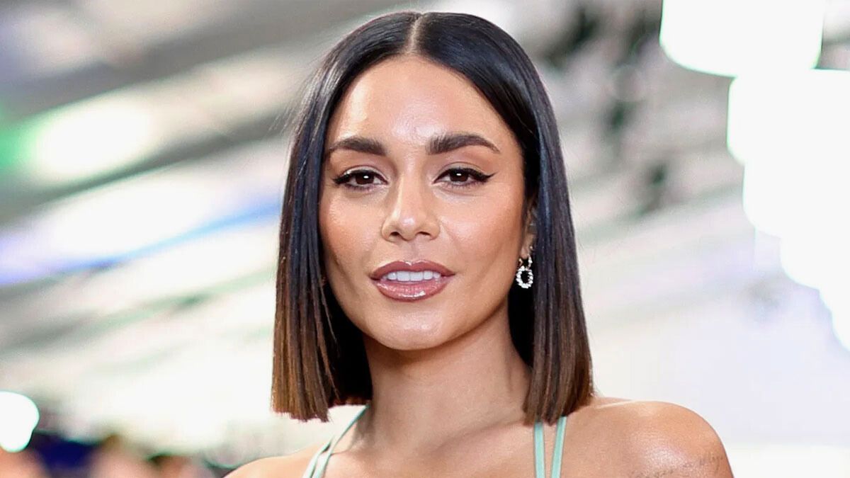 La actriz Vanessa Hudgens interpreta a Rubí Collins en la película de Netflix.