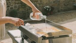 Los trucos caseros de limpieza que usan los expertos de la cocina para eliminar la grasa de la plancha