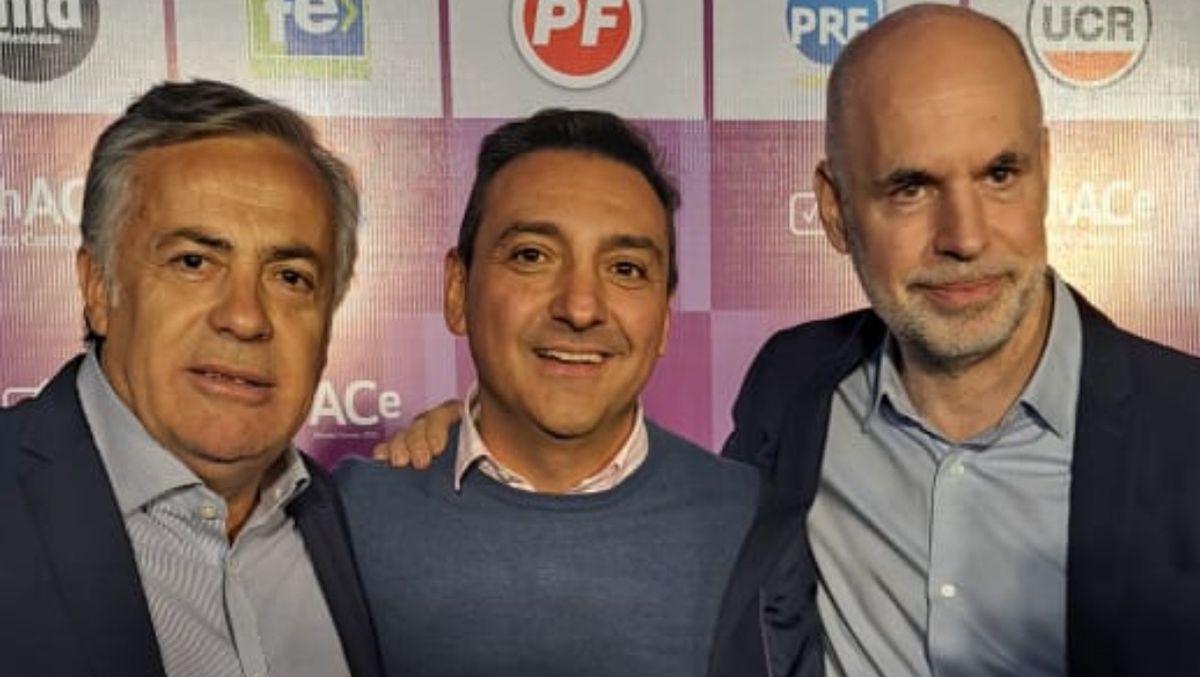 Marcelo Corti (centro) milita en el larretismo y cree que una lista de unidad sería un mensaje positivo ante el electorado mendocino. Marcelo Corti (centro) milita en el larretismo y cree que una lista de unidad sería un mensaje positivo ante el electorado mendocino.