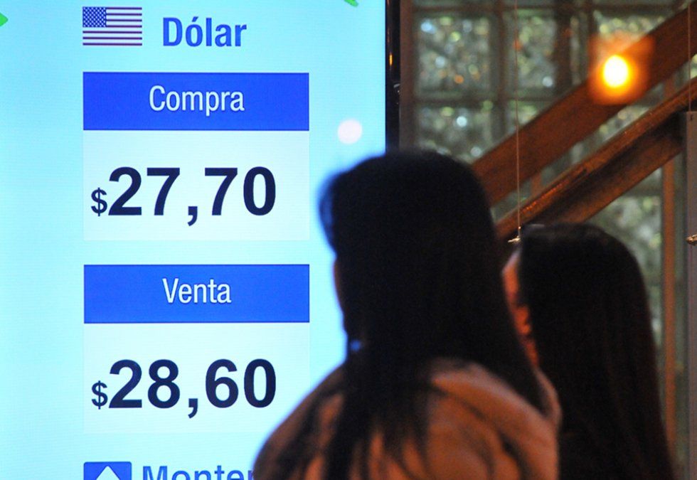 La semana favoreció al dólar con 33 centavos