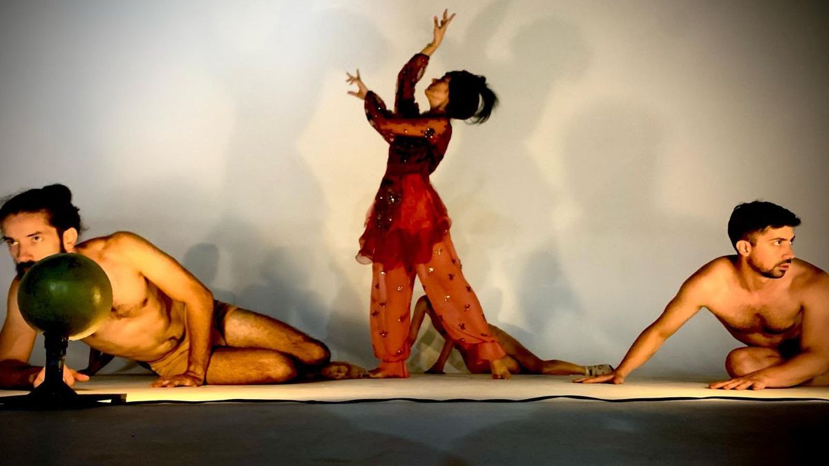 Uno de los pasajes de "Seg&uacute;n pasan los a&ntilde;os" obra que se presenta este viernes en el Teatro Independencia.