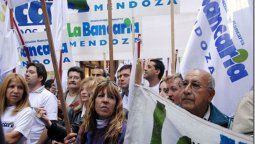 Bancarios anunciaron un paro de 24 horas para el jueves de la semana próxima