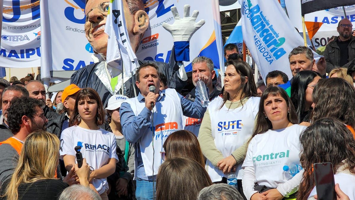 El secretario gremial del SUTE, Gustavo Correa, celebró que la Corte haya admitido discutir el pedido que presentó el gremio por la deuda de los aumentos que los docentes no recibieron en el 2020. 