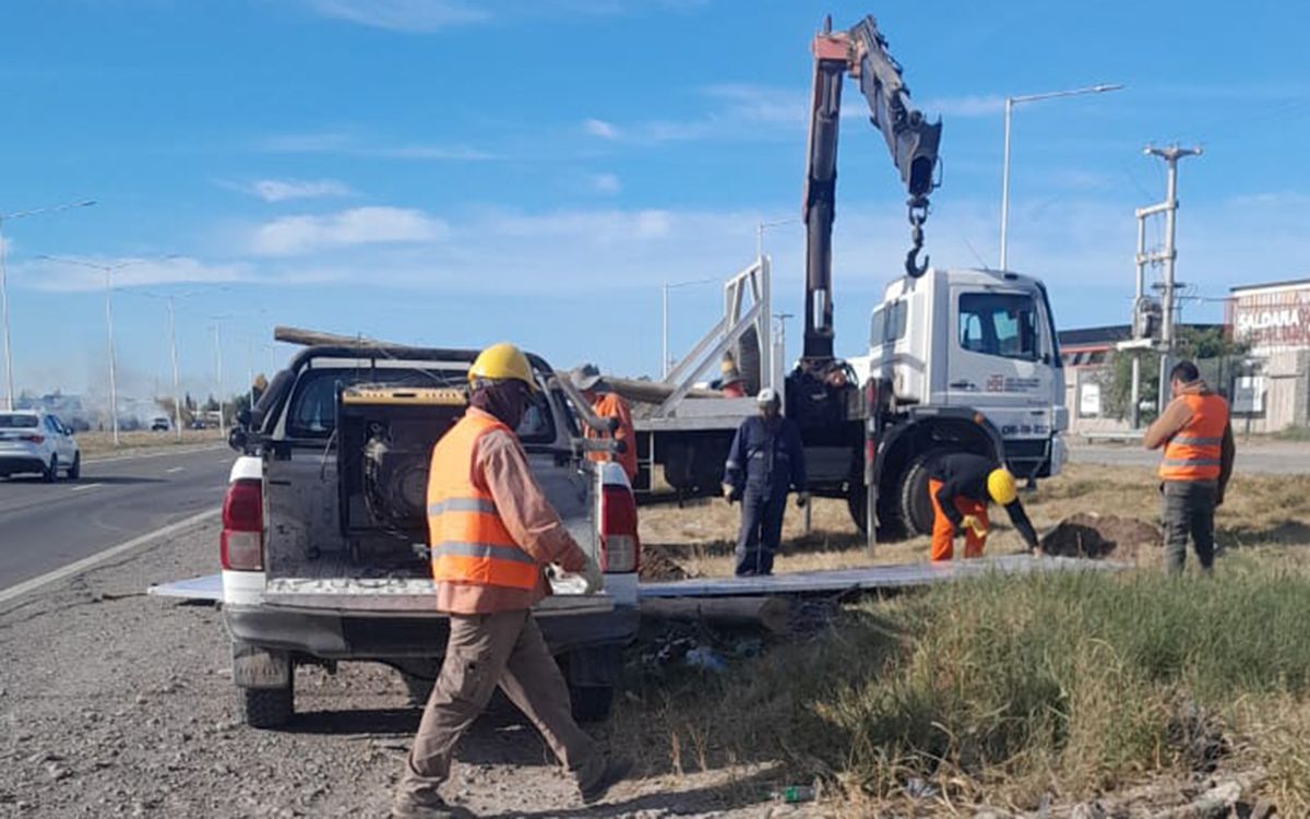 Como estaba previsto ya arrancaron los movimientos de equipos de obra en el Acceso Este, en el tramo que va de Lamadrid hasta Arturo González, en Maipú.