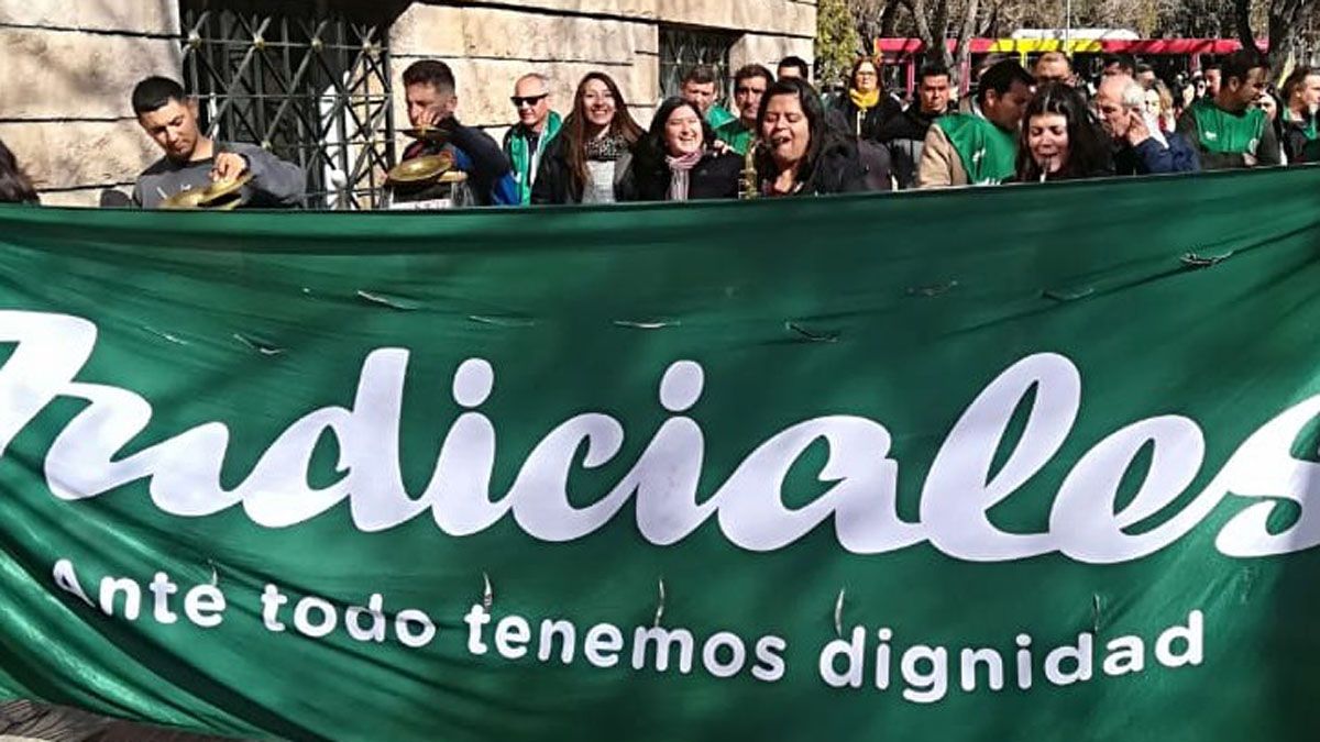 Sigue el conflicto salarial entre Judiciales y el Gobierno.