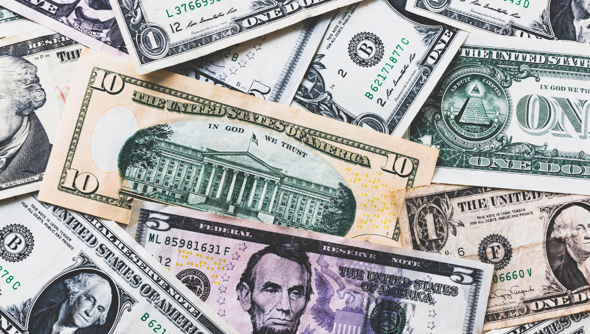 En su definición, la Numismática es una disciplina que abarca el estudio o coleccionismo de billetes y monedas antiguas