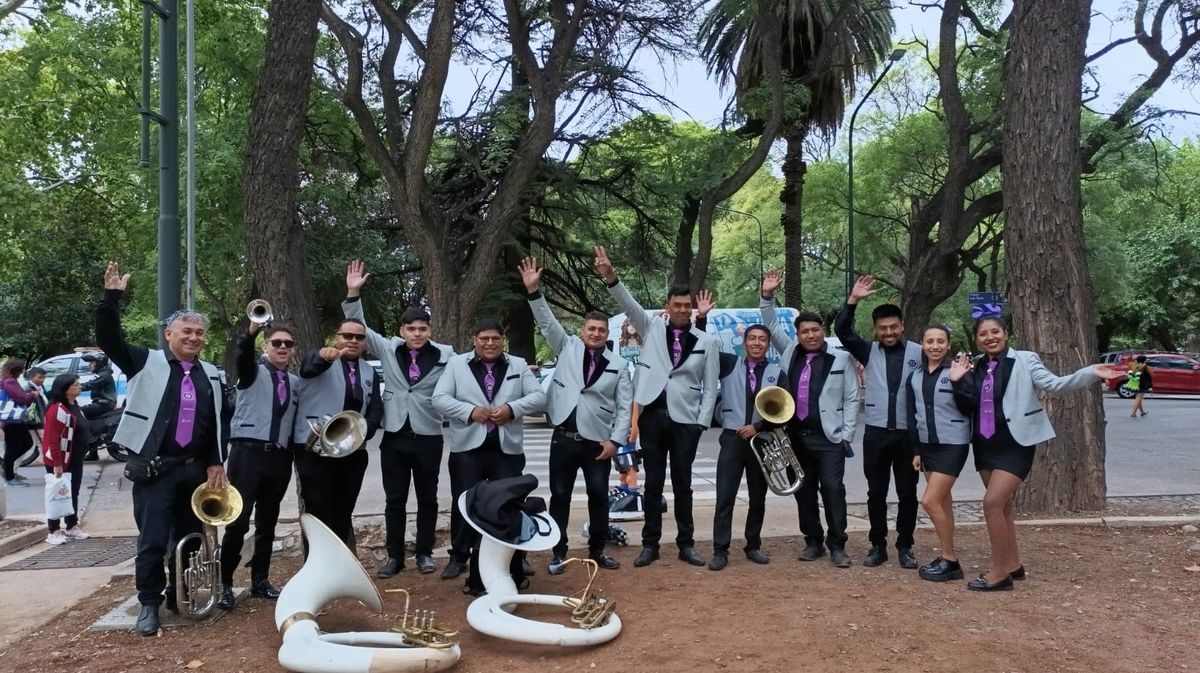 Más de 40 músicos internacionales sorprendieron al público en el Carrusel de Vendimia. Foto: gentileza&nbsp;