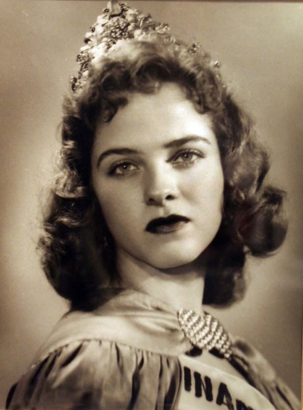 La Reina Nacional de la Vendimia 1958, Nilda Eraso falleció este lunes en su San Rafael natal. La Reina Nacional de la Vendimia 1958, Nilda Eraso falleció este lunes en su San Rafael natal.