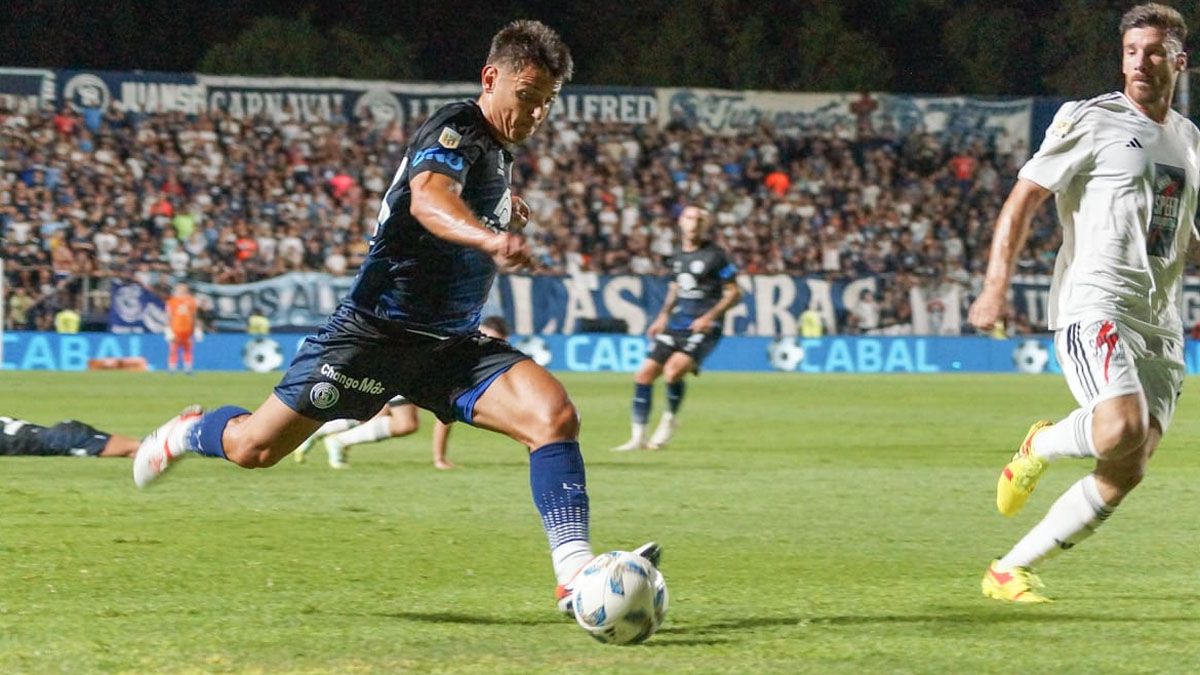 La Lepra buscó, pero no tuvo claridad (UNO/Niicolás Ríos) La Lepra buscó, pero no tuvo claridad (UNO/Niicolás Ríos)