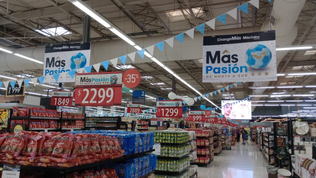La iniciativa abarca más de 200 artículos esenciales y llega en un contexto en que la inflación acumulada del período supera el 32%.