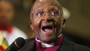 Volvió al hospital el sudafricano Desmond Tutu