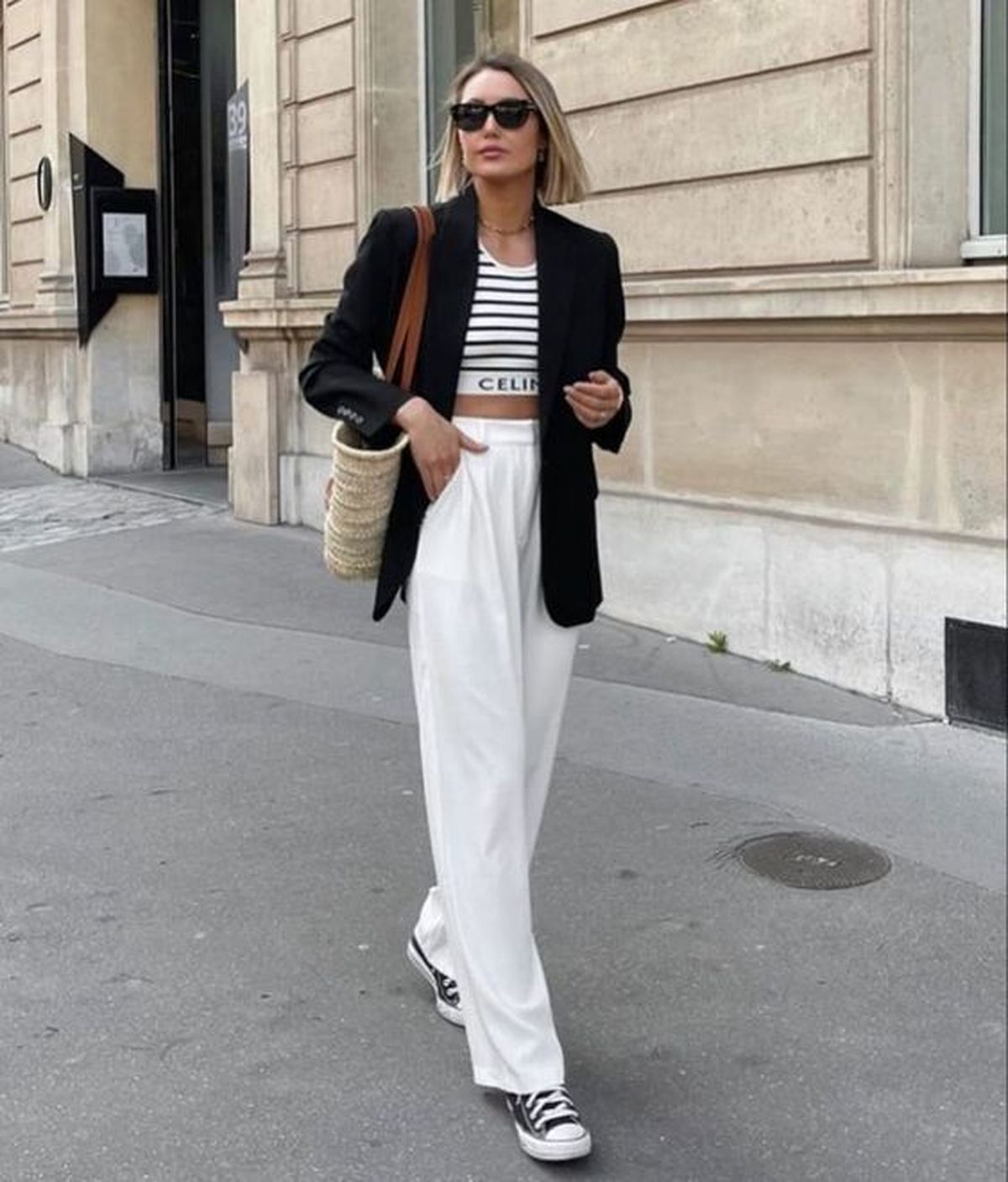 Pantalón blanco sastrero. Foto: Pinterest. Pantalón blanco sastrero. Foto: Pinterest.