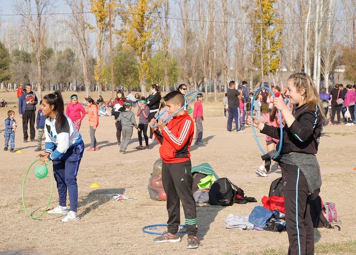 Municipalidad de Maipú lanza su programa de Escuelas de Invierno, destinadas a niños y niñas entre 6 y 13 años. Municipalidad de Maipú lanza su programa de Escuelas de Invierno, destinadas a niños y niñas entre 6 y 13 años.