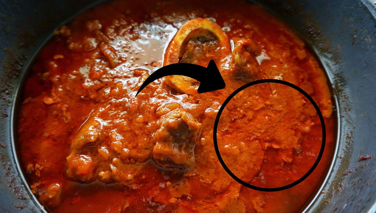 Con un truco casero de cocina: cómo sacar la capa de grasa que se le hace al tuco