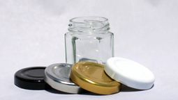 Cómo decorar las tapas de los frascos de vidrio para guardar galletas