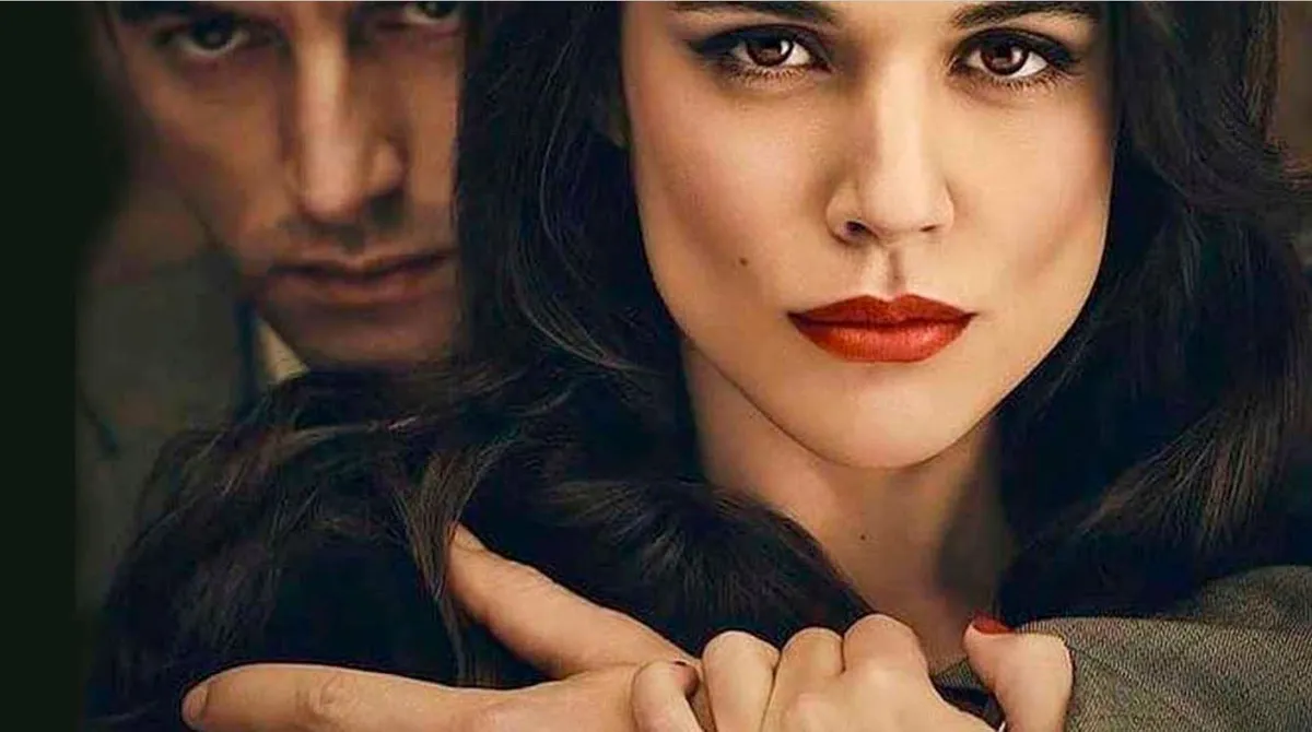 Hache es una serie española dramática que está basada en una historia real sobre una trabajadora sexual que se infiltra en el mundo del narcotráfico. Hache es una serie española dramática que está basada en una historia real sobre una trabajadora sexual que se infiltra en el mundo del narcotráfico.