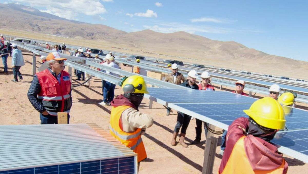 El país de América Latina al que apunta China con la construcción de la planta solar más grande de la región