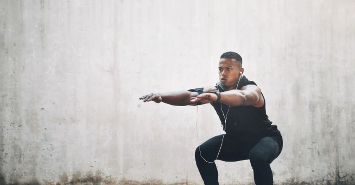 Las sentadillas son saludables, pero no sin un control. Las sentadillas son saludables, pero no sin un control.