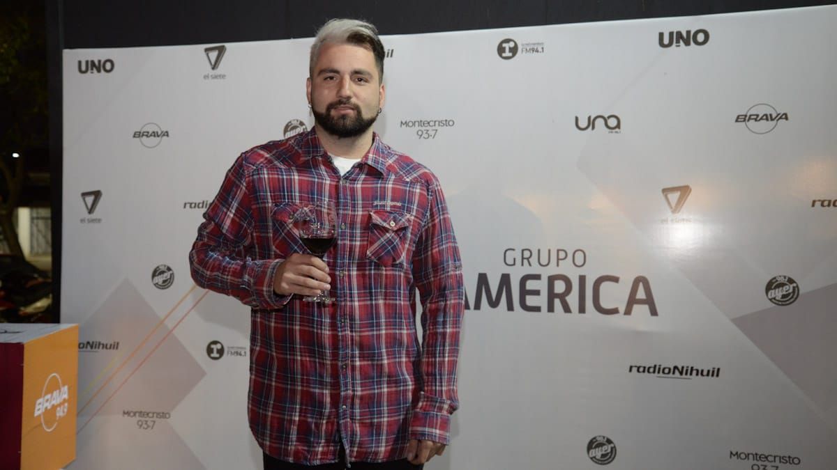 Gabi Sotelo de Niuhil y FM UNA.