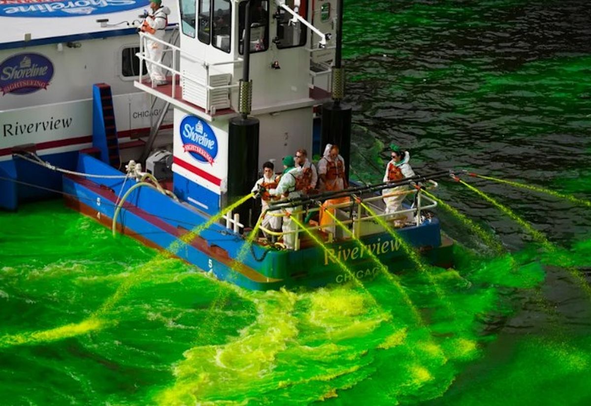 Así tiñeron el río de Chicago de color verde. Así tiñeron el río de Chicago de color verde.