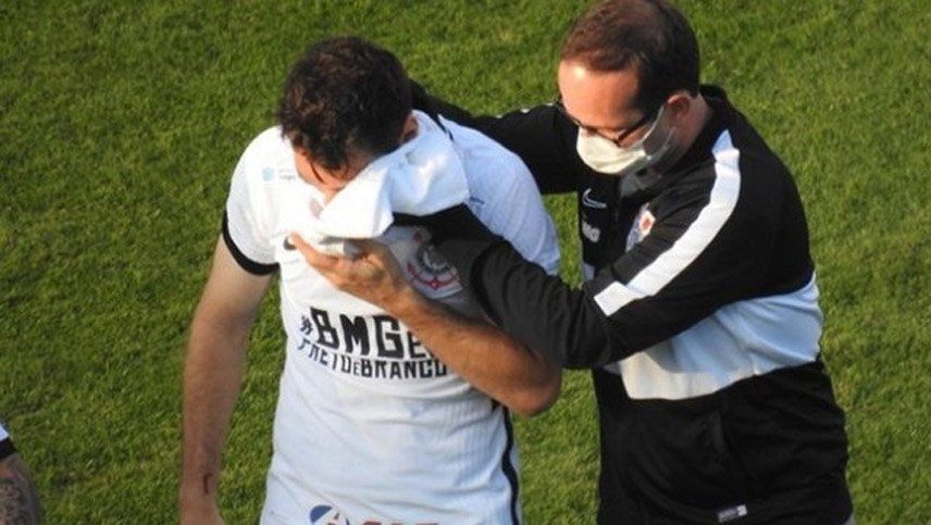 Mauro Boselli sufrió una impactante fractura en el rostro