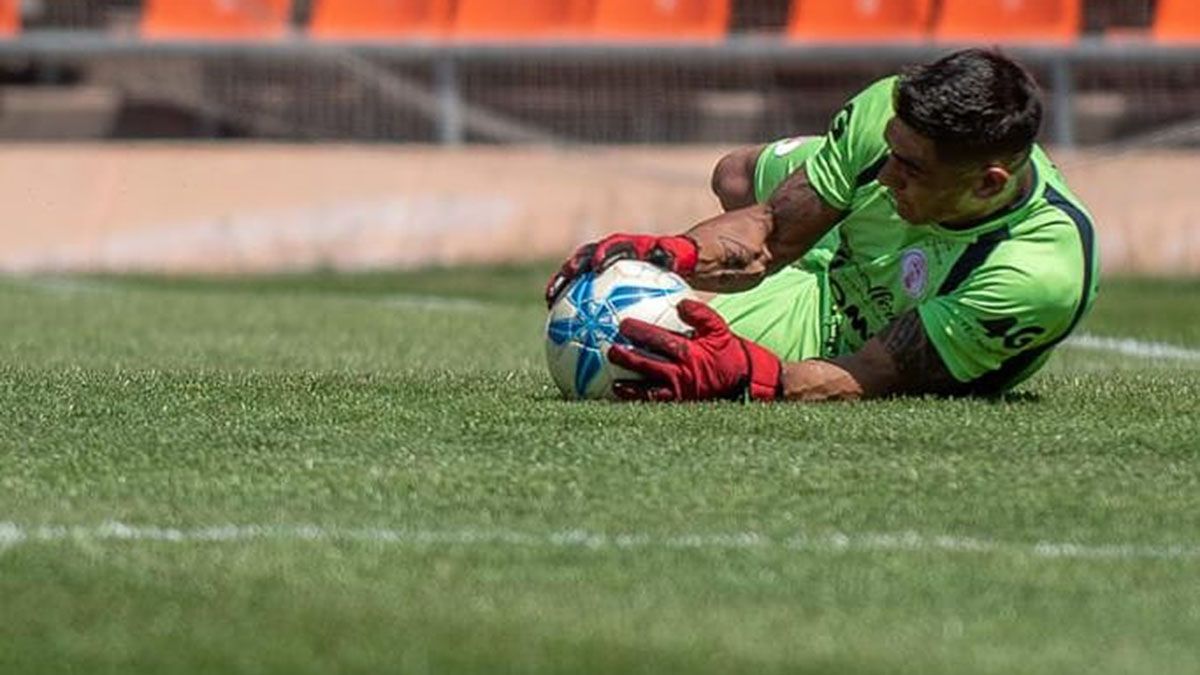 Emir Basabe se alejó de Huracán y jugará en San Martín
