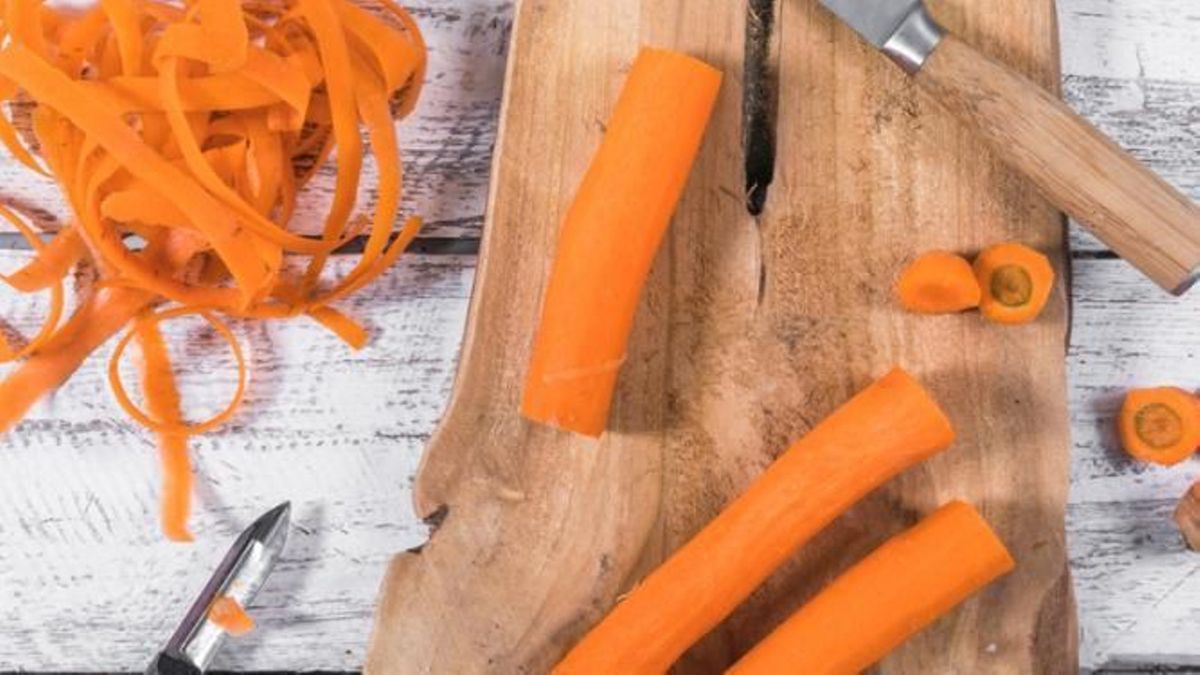 Cáscara de zanahoria: cómo utilizarla para cuidar tus plantas de forma fácil y rápida Cáscara de zanahoria: cómo utilizarla para cuidar tus plantas de forma fácil y rápida