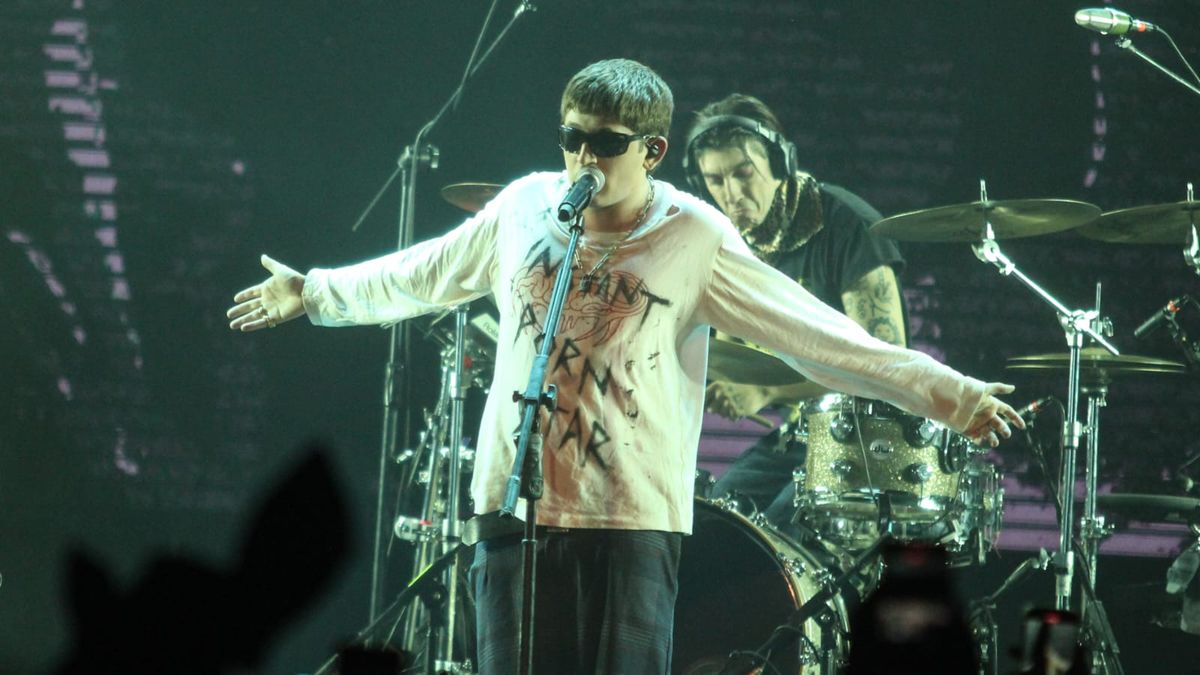 Dillom subió al escenario del Arena Maipú Stadium y la rompió. Dillom subió al escenario del Arena Maipú Stadium y la rompió.