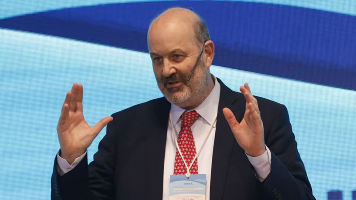 Federico Sturzenegger el impulso de la Ley Hojarasca.