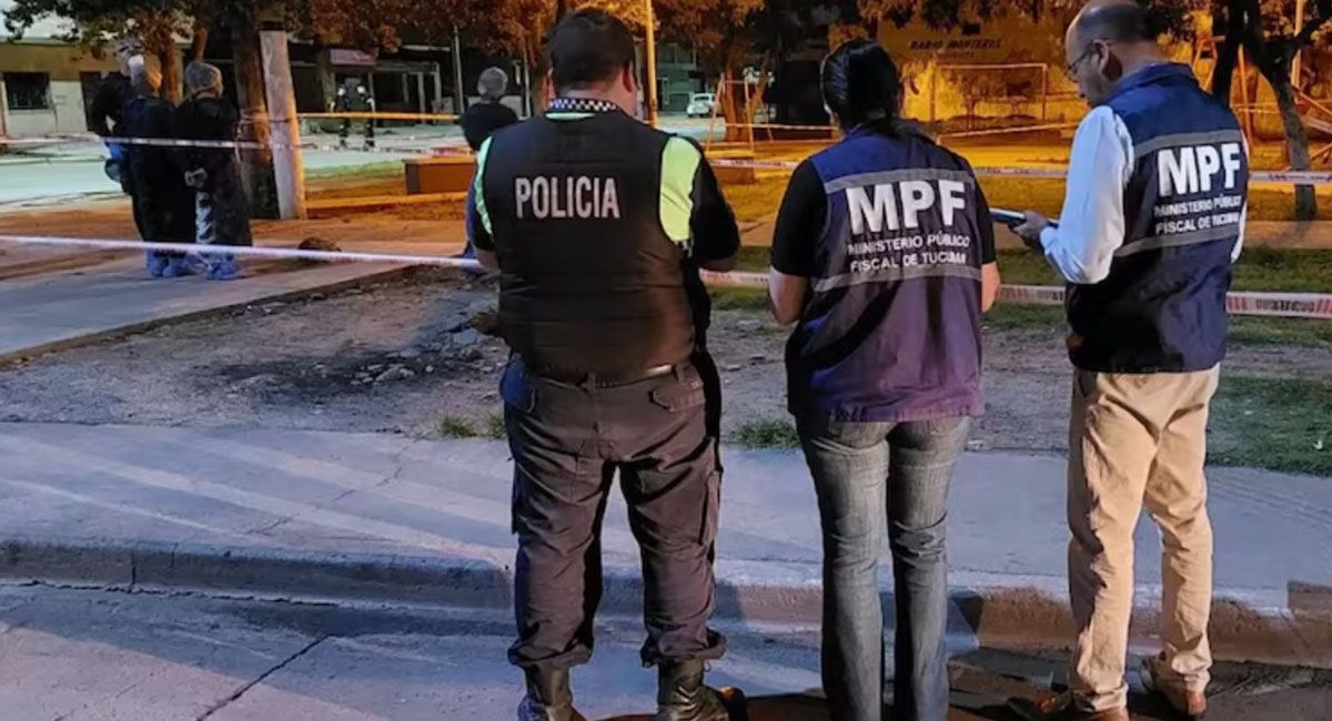 Los chicos que encontraron el cadáver del hombre se vieron conmovidos ante semejante situación y llamaron a sus familiares. Los chicos que encontraron el cadáver del hombre se vieron conmovidos ante semejante situación y llamaron a sus familiares.