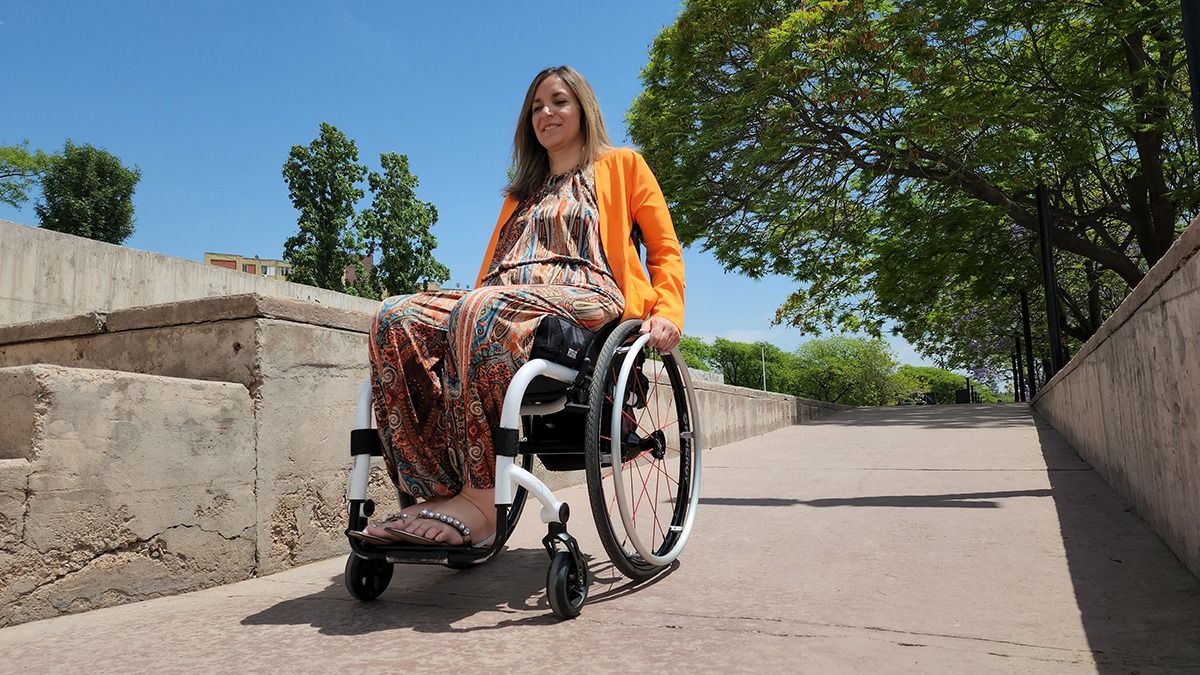 Un paseo por el Parque Central: según cuenta Natalia, la Ciudad de Mendoza está bien en cuanto a accesibilidad, aunque faltan algunos detalles