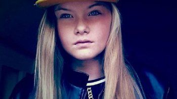 Una chica de 15 años obsesionada con ISIS está acusada de matar a su madre a puñaladas